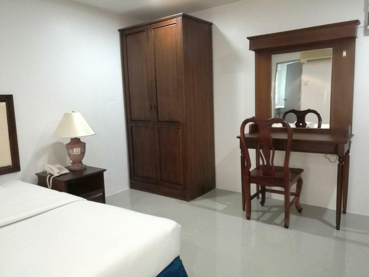 Js Tower Hotel Bangkok Kültér fotó